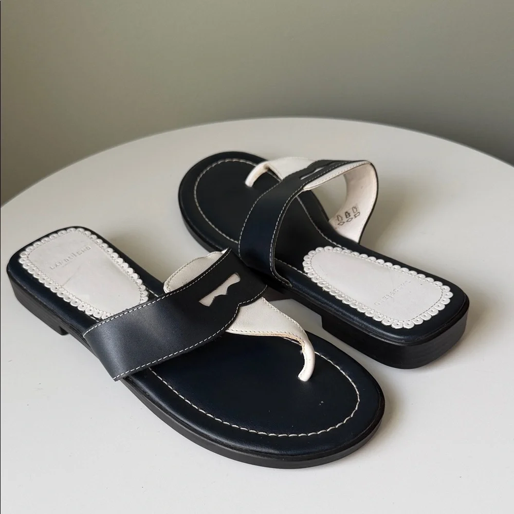 Land’s End Leather Thong Sandals Navy /white Made in Brazil 6.5 Slip on